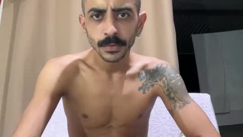 Snapshot of enjoythetrip chatting on February 27, 12:43 am Luke online show from February 27, 12:43 am