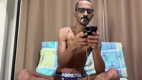 Snapshot of enjoythetrip chatting on February 28, 9:36 am Luke online show from February 28, 9:36 am