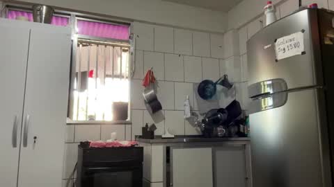 Snapshot of enjoythetrip chatting on December 1, 9:47 am Luke online show from December 1, 9:47 am