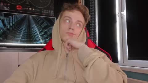 Snapshot of enkeer chatting on October 7, 6:32 am Enker online show from October 7, 6:32 am