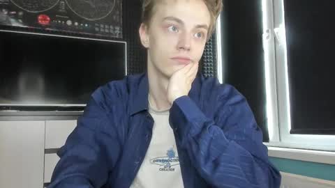 Snapshot of enkeer chatting on October 13, 10:26 am Enker online show from October 13, 10:26 am