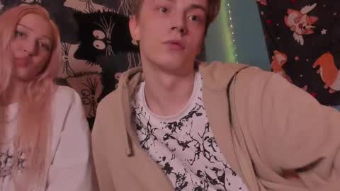 Snapshot of enkeer chatting on October 18, 2:18 pm Enker online show from October 18, 2:18 pm