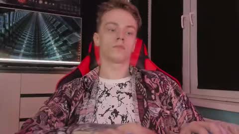 Snapshot of enkeer chatting on October 29, 12:46 am Enker online show from October 29, 12:46 am