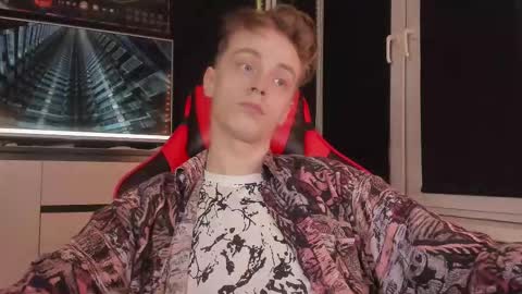 Snapshot of enkeer chatting on November 1, 5:37 pm Enker online show from November 1, 5:37 pm