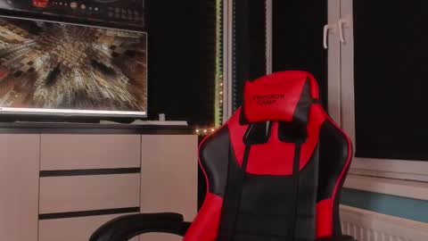 Snapshot of enkeer chatting on November 12, 5:35 pm Enker online show from November 12, 5:35 pm