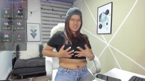 Snapshot of enma_clark chatting on March 20, 3:33 am Enma clark online show from March 20, 3:33 am