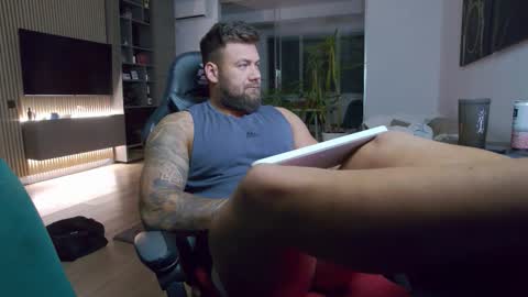 Snapshot of enrikoblue chatting on September 9, 7:35 pm Erik online show from September 9, 7:35 pm