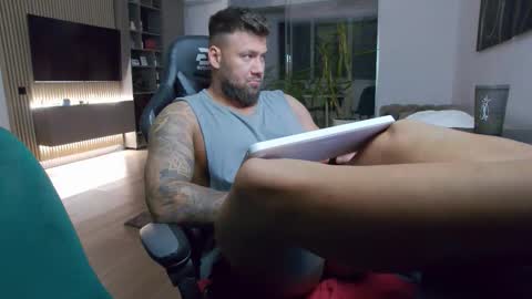 Snapshot of enrikoblue chatting on September 27, 6:57 pm Erik online show from September 27, 6:57 pm