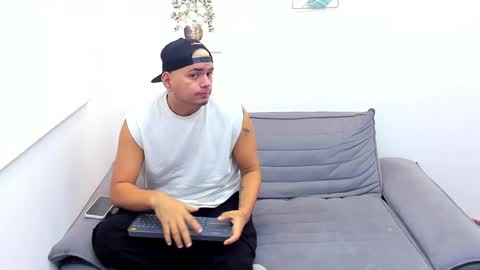 enrique online show from December 21, 3:20 pm