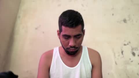 Snapshot of enriquegc197 chatting on January 1, 2:20 pm Enriquegc197 online show from January 1, 2:20 pm