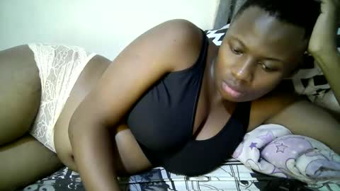 Snapshot of enter_dee chatting on April 1, 7:42 am Ell online show from April 1, 7:42 am