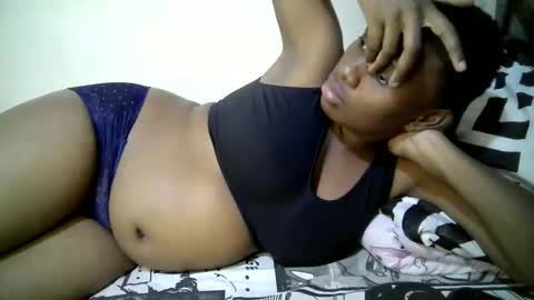 Snapshot of enter_dee chatting on April 7, 7:25 pm Ell online show from April 7, 7:25 pm