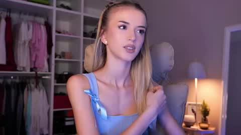 entya online show from October 11, 7:07 am