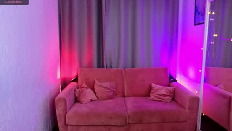 eny__kiss online show from September 9, 11:59 pm