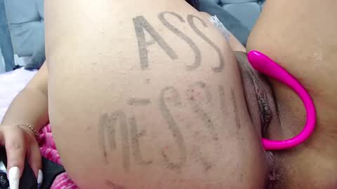 Snapshot of eny_dirty chatting on December 16, 6:16 pm Enny Dirty online show from December 16, 6:16 pm