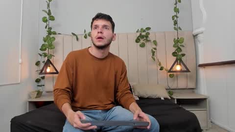 ENZO online show from November 25, 2:39 pm