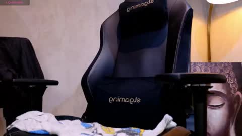 enzo_steel online show from February 7, 8:23 pm