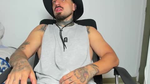 Enzo Aren online show from October 17, 1:09 am