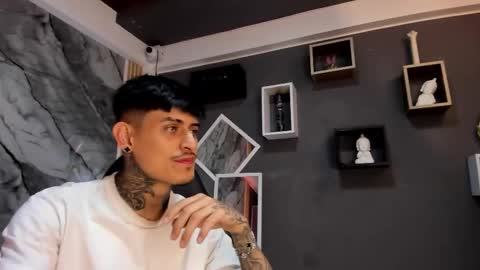 Snapshot of enzorodriguezz chatting on October 21, 1:01 pm Enzo Rodriguez online show from October 21, 1:01 pm