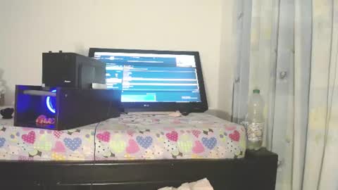 Snapshot of eolicasextwo chatting on June 14, 2:24 am Eolicasextwo online show from June 14, 2:24 am