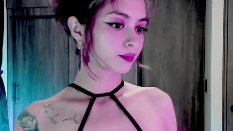 Leyla online show from December 4, 8:06 pm