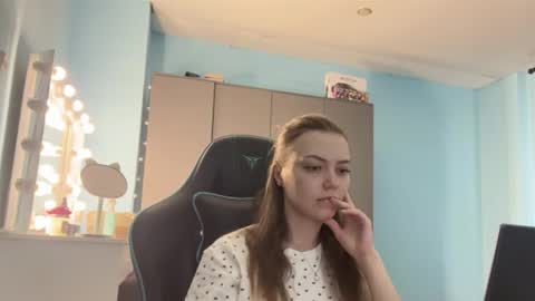 Lily online show from March 10, 5:34 am