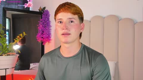 Snapshot of eragonbooy02 chatting on April 4, 8:17 pm Eragon online show from April 4, 8:17 pm