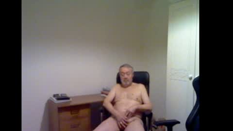 erasmus_d online show from December 12, 6:31 pm