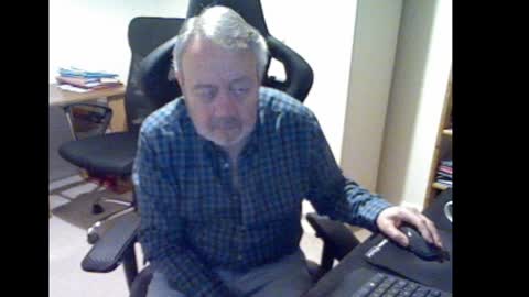 erasmus_d online show from January 1, 6:06 pm