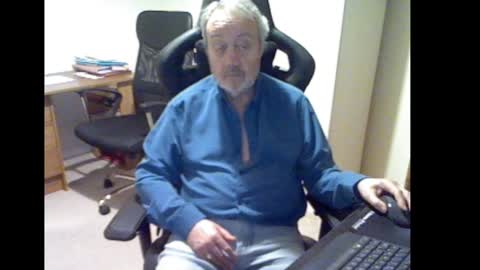 erasmus_d online show from January 3, 5:31 pm