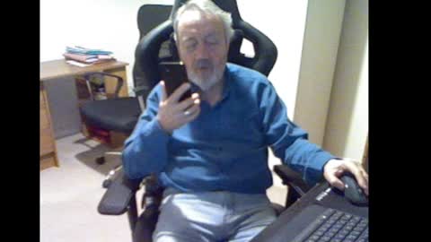 erasmus_d online show from January 14, 7:00 pm