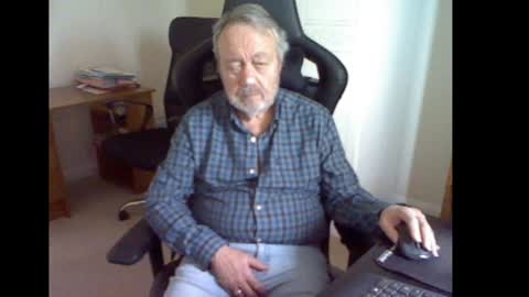 erasmus_d online show from January 27, 12:48 pm