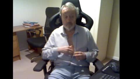 erasmus_d online show from February 23, 5:50 pm