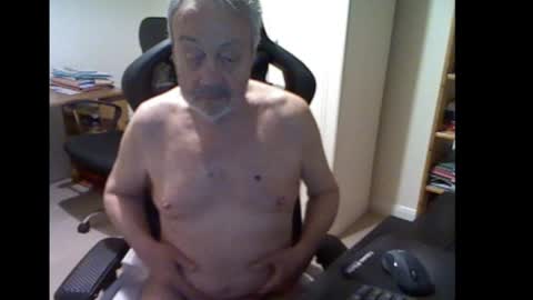 erasmus_d online show from March 6, 11:20 pm