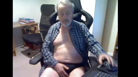 erasmus_d online show from March 12, 6:11 pm