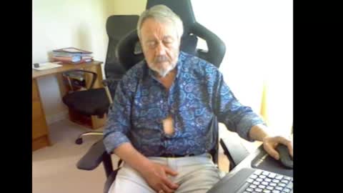 erasmus_d online show from September 13, 5:13 pm