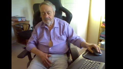 erasmus_d online show from September 15, 5:35 pm