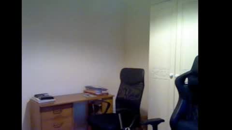 erasmus_d online show from October 15, 4:40 pm