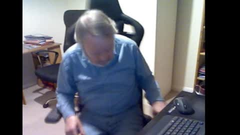 erasmus_d online show from October 17, 5:15 pm