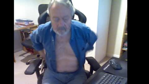 erasmus_d online show from October 20, 5:13 pm