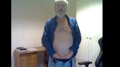 erasmus_d online show from November 24, 5:56 pm