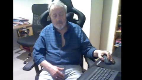 erasmus_d online show from February 28, 6:42 pm