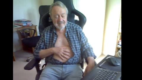 erasmus_d online show from April 28, 4:23 pm