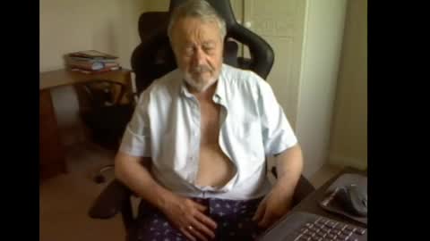 erasmus_d online show from May 26, 10:55 am
