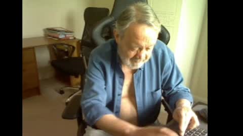 erasmus_d online show from June 1, 5:03 pm