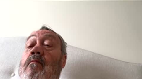erasmus_d online show from June 4, 7:14 am