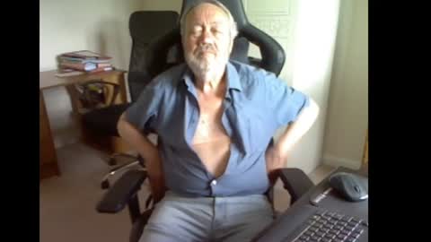 erasmus_d online show from June 17, 4:30 pm