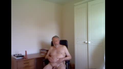 erasmus_d online show from July 14, 5:40 pm