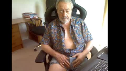 erasmus_d online show from July 26, 4:58 pm