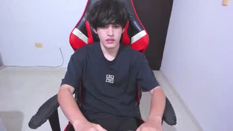 Snapshot of eren_tatakae chatting on March 6, 2:52 am eren_tatakae online show from March 6, 2:52 am